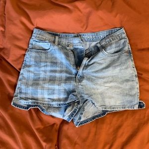 American Eagle Crossover Plaid Denim Shorts Size 6